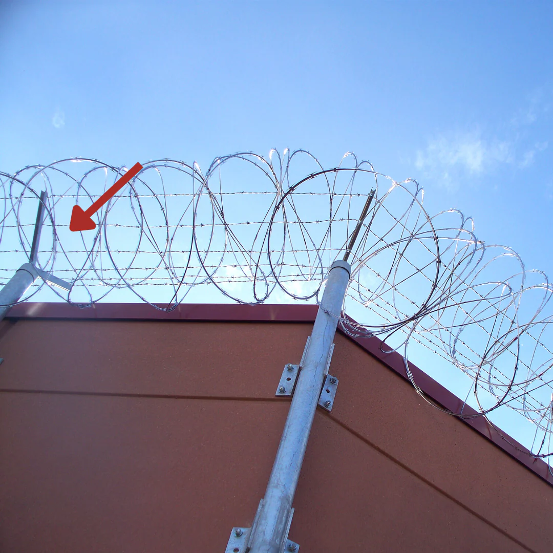 2-1/2" x 1-5/8" Steel 6 Strand Barbed Wire Arm for Chain Link Fences - Image 3